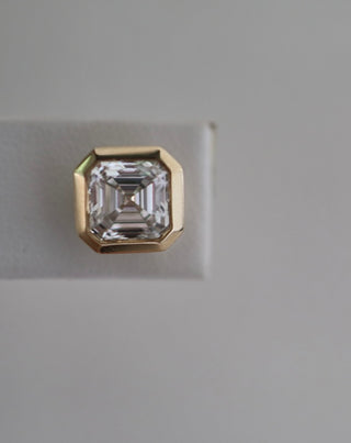 ASSCHER BEZEL STUDS