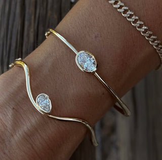 OVAL BANGLE