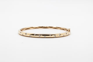 CLASSIC DIAMOND BANGLE